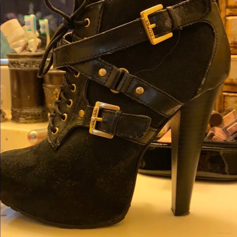 GUESS Mid-cropped ankle boots  Trades welcomed
